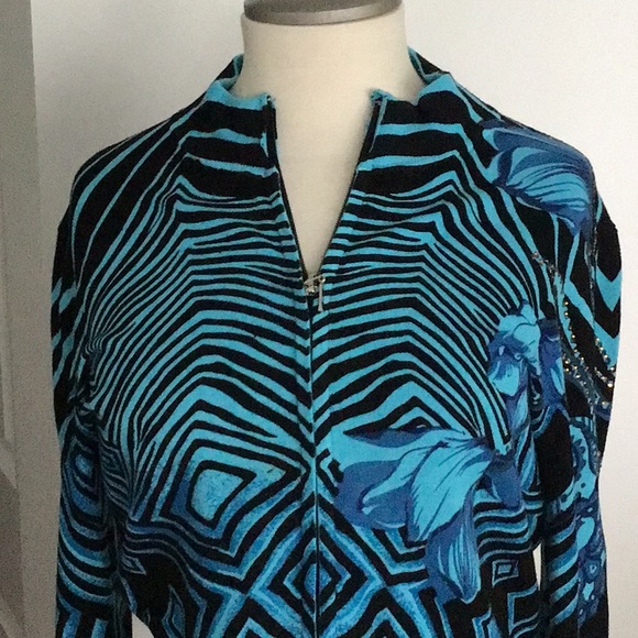 Minkas Sweater - Picture 2 of 4